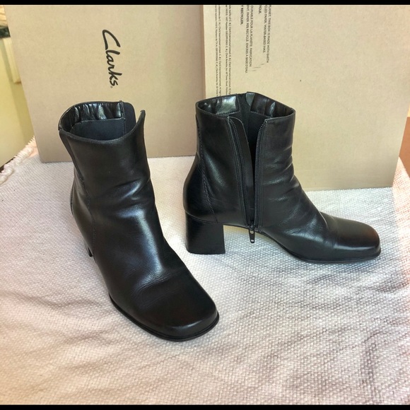 naturalizer hart bootie gold